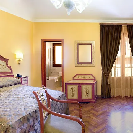 מלון Palazzo Guardati 4*