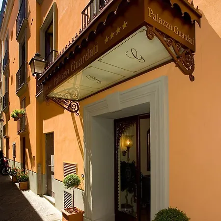 Palazzo Guardati 4* סורנטו