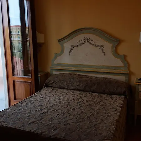 Palazzo Guardati 4* סורנטו
