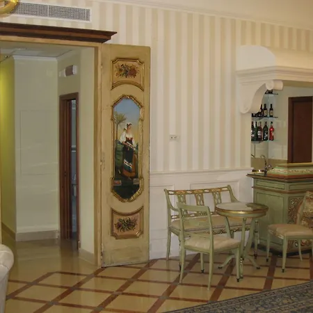 Palazzo Guardati فندق سورينتو