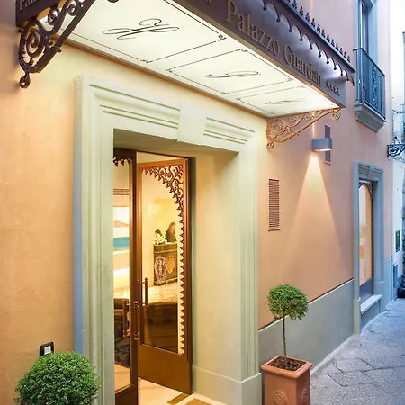 Palazzo Guardati 4*