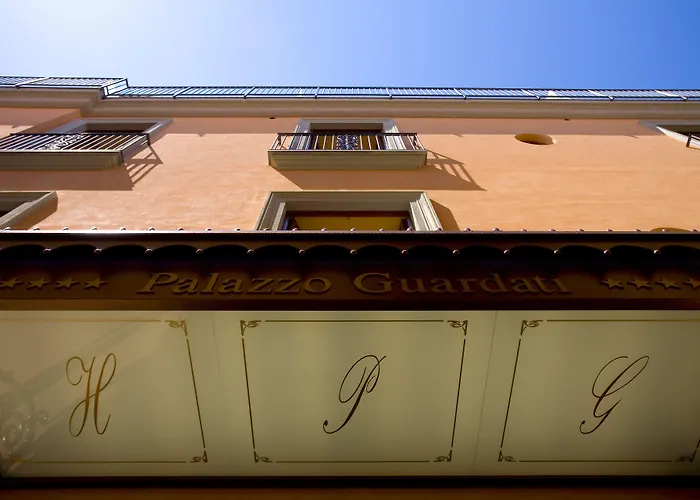 Otel Palazzo Guardati 4*